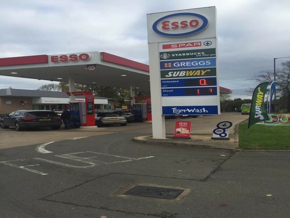 Esso Tankstelle Werbung