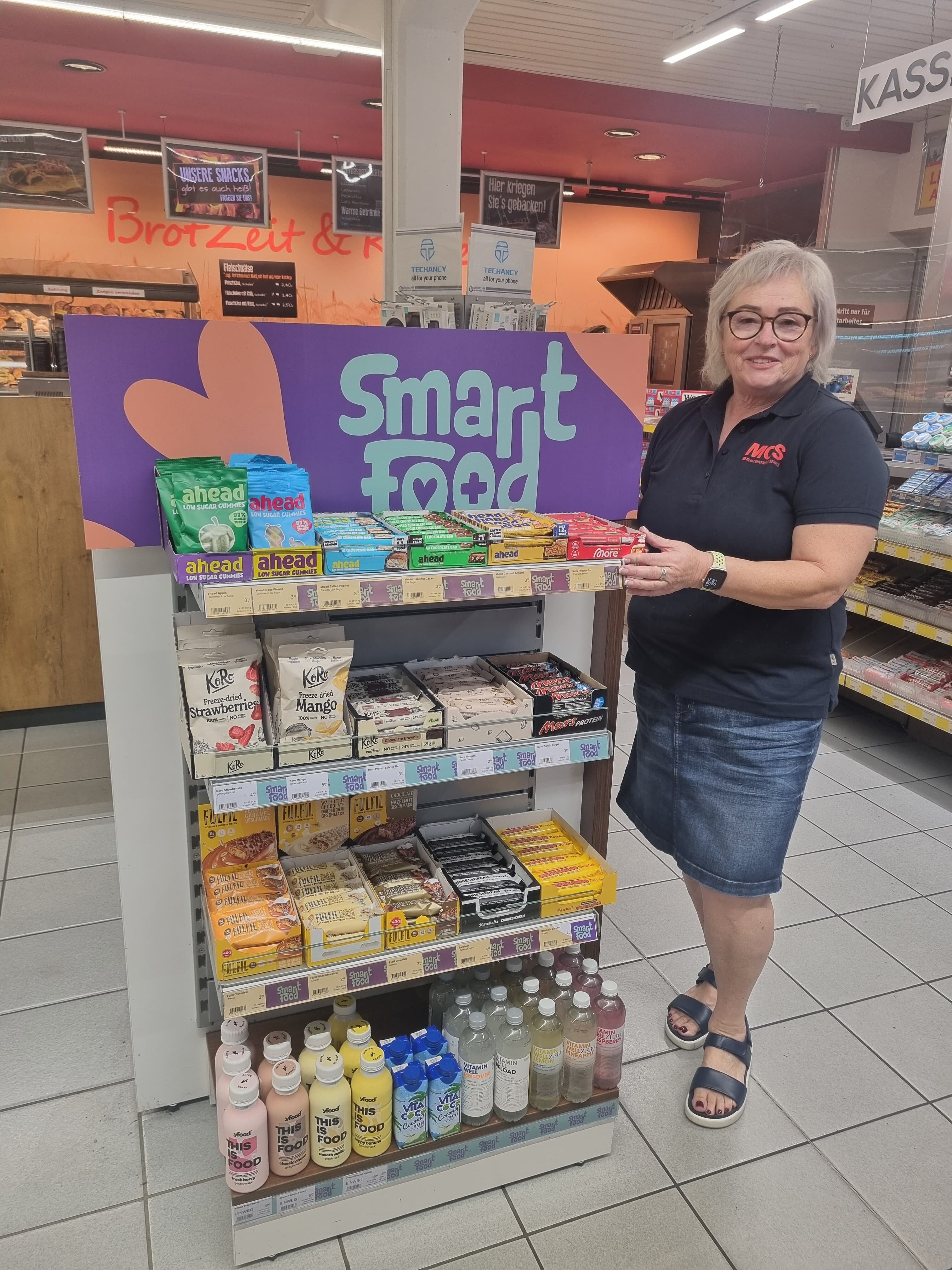SMART FOOD im Tankstellenshop: KoRo und weitere moderne Snackmarken gemeinsam sichtbar platzieren.