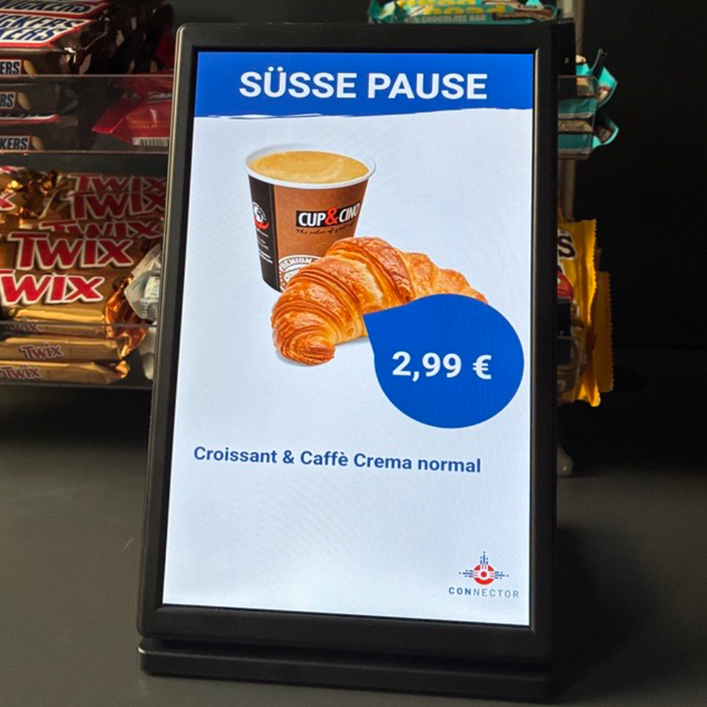 Digital Signage Display mit CONNECTOR Werbung auf der UTZ Hausmesse